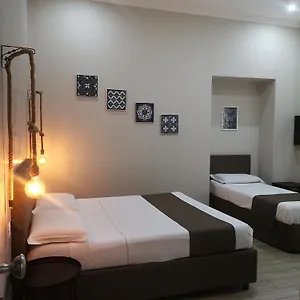 *** Bed & Breakfast Napoli City Rooms Italy